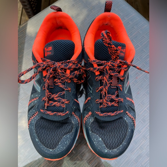 Navy New Balance Sneakers - Picture 1 of 5